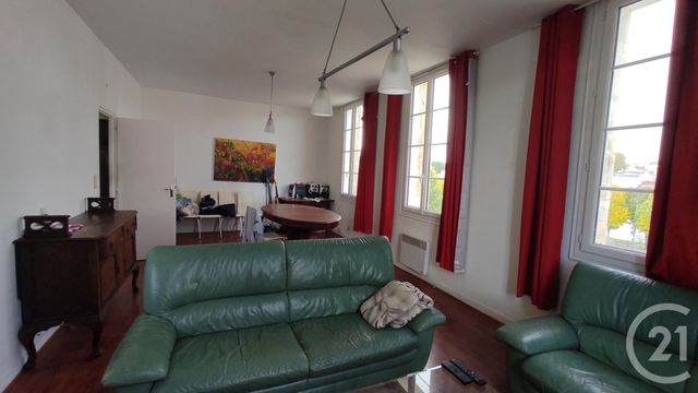 Appartement F4 à vendre - 5 pièces - 86 m2 - Saintes - 17 - POITOU-CHARENTES